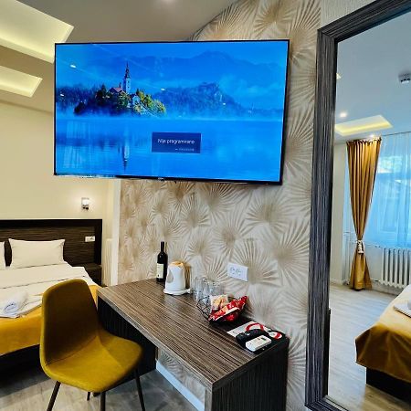 Side One Design Hotel Garni Belgrad Exterior foto